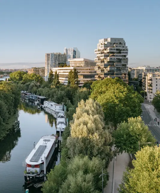 Vue aérienne quais de Seine et immeubles Issy-les-Moulineaux