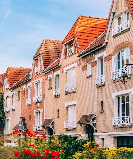 Façades d'immeubles à Suresnes